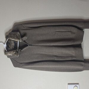 Banana Republic Mens Zip Front Cardigan Sweater In Brown with a Faux Fur Collar.